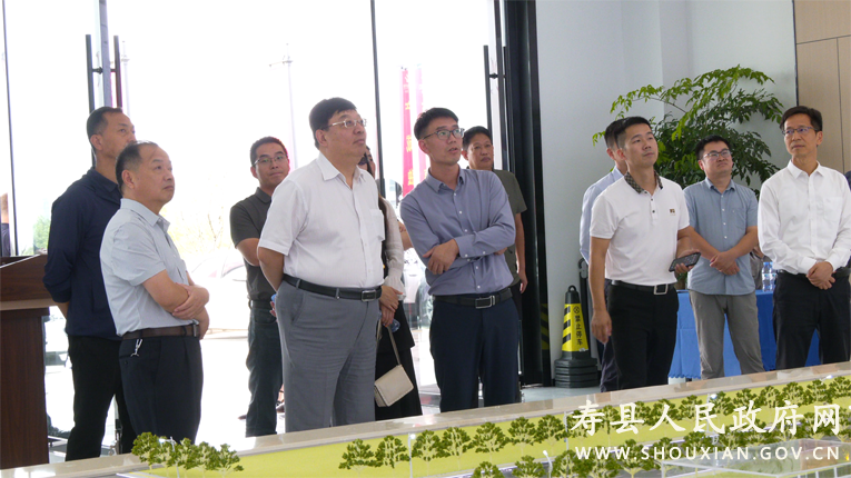制造業(yè)大會(huì)客商赴壽縣經(jīng)開(kāi)區(qū)考察